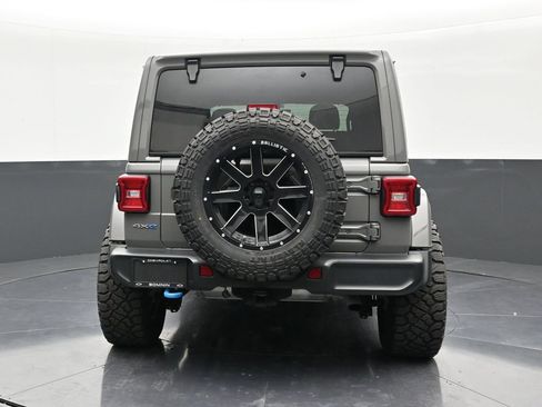 Used 2022 Jeep Wrangler Unlimited Sahara AWD/4WD image 4