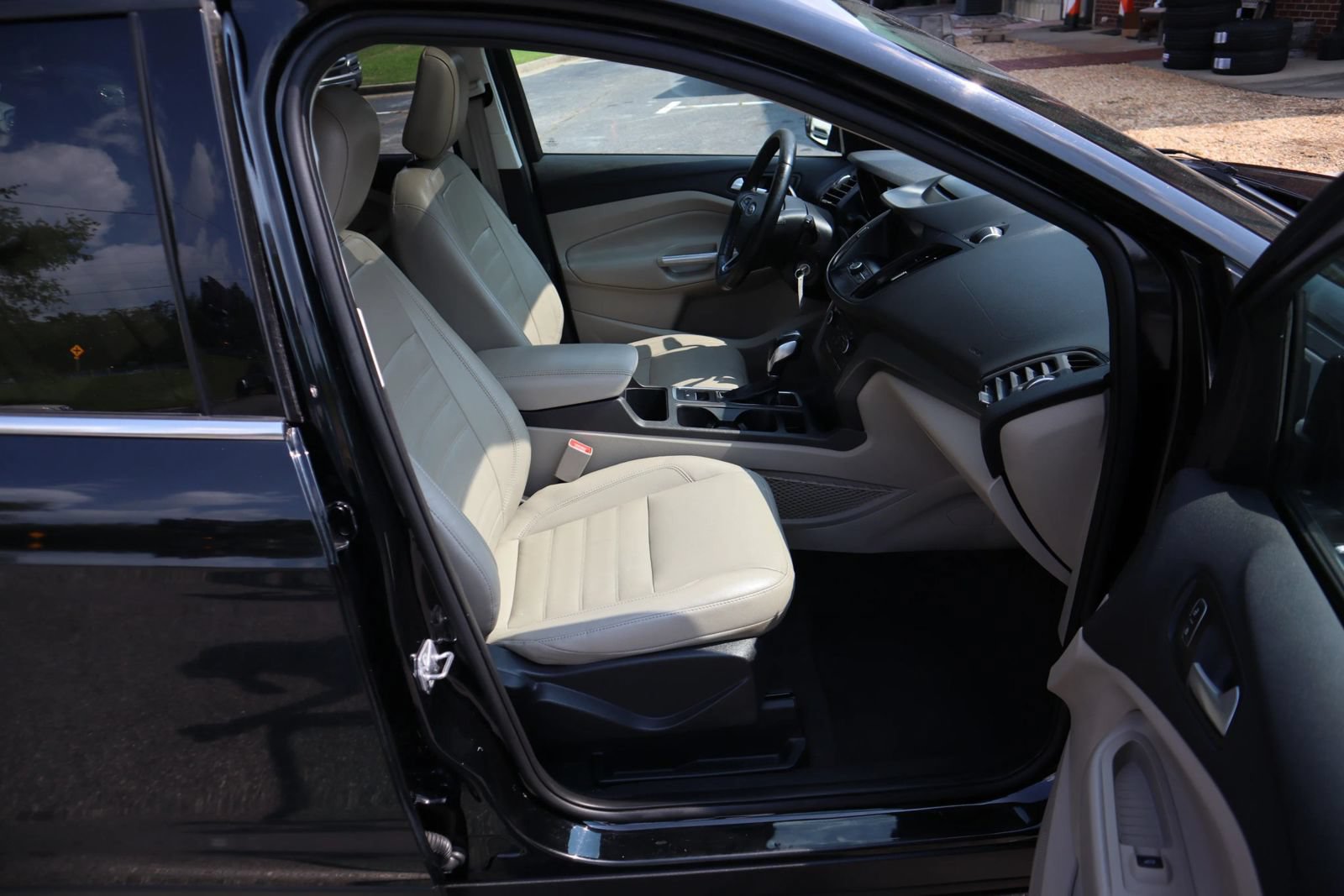 Used 2018 Ford Escape SEL AWD/4WD image 17