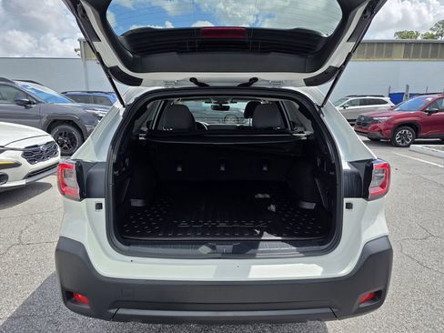 Certified 2025 Subaru Outback Premium AWD/4WD image 8
