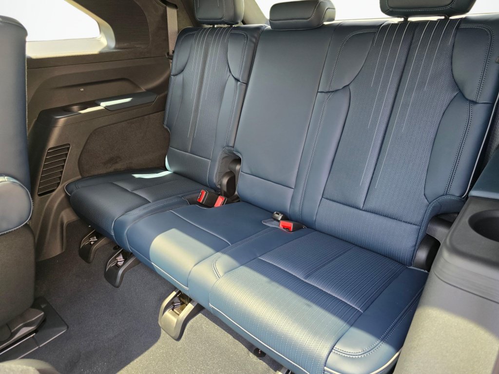 New 2025 Cadillac Escalade IQ Luxury 2 AWD/4WD image 12