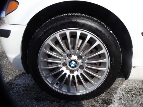 Used 2002 BMW 330xi Sedan image 22