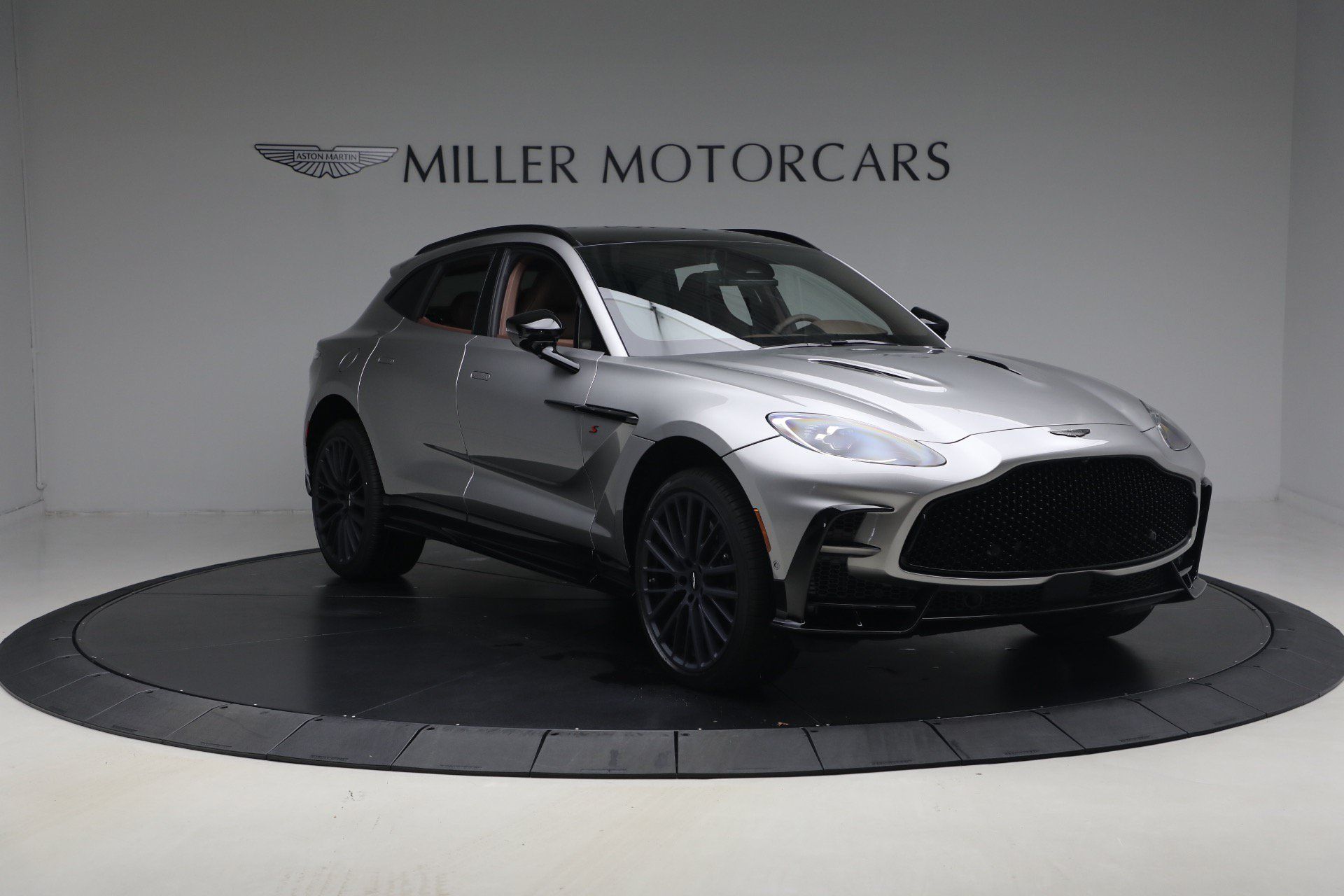 Used 2026 Aston Martin DBX 707 AWD/4WD image 11