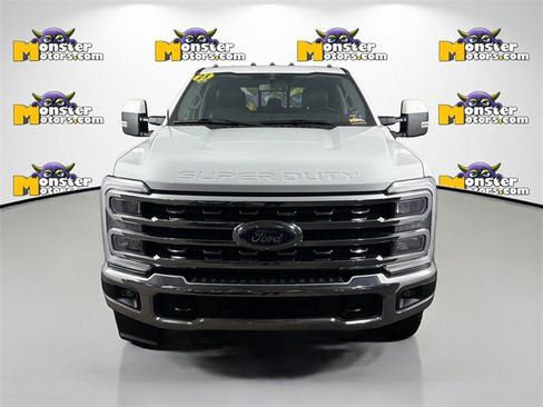 Used 2023 Ford F250 Lariat image 2