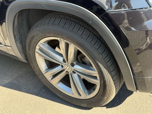 Used 2018 Volkswagen Atlas SE w/ R-Line Package AWD/4WD image 5