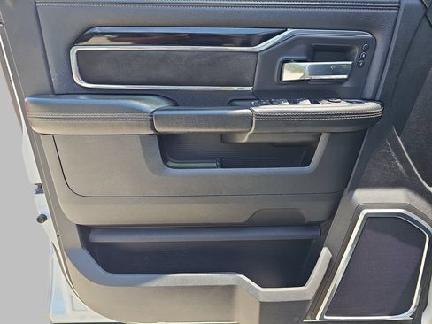 Used 2022 RAM 2500 Laramie AWD/4WD image 32