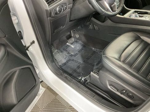 Used 2024 Ford Edge SEL image 15