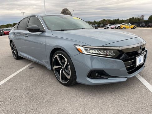 Used 2022 Honda Accord Sport image 3