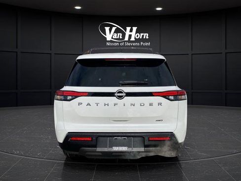 New 2026 Nissan Pathfinder SV image 12