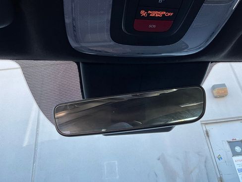 Used 2025 Hyundai Elantra Limited image 29