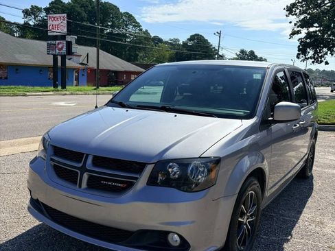 Used 2018 Dodge Grand Caravan GT FWD image 3