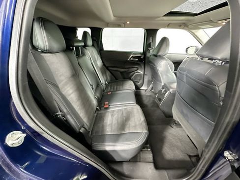 Used 2023 Mitsubishi Outlander SE AWD/4WD image 29