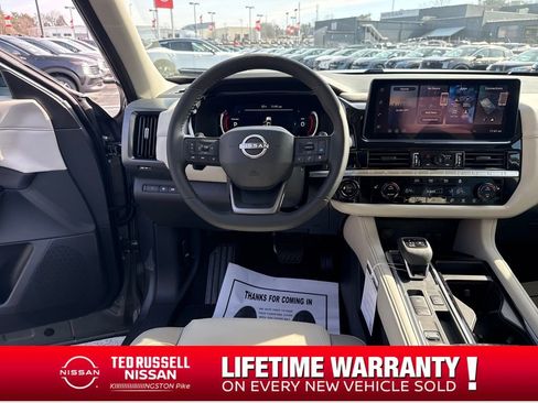 New 2026 Nissan Pathfinder SL FWD image 13