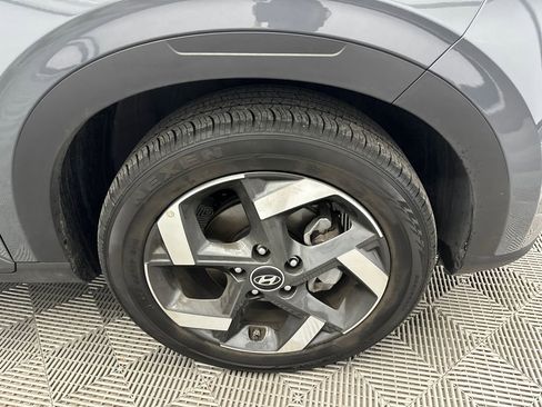 Used 2026 Hyundai Venue SEL FWD image 12