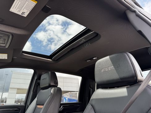 Used 2025 GMC Sierra 2500 AT4 image 29