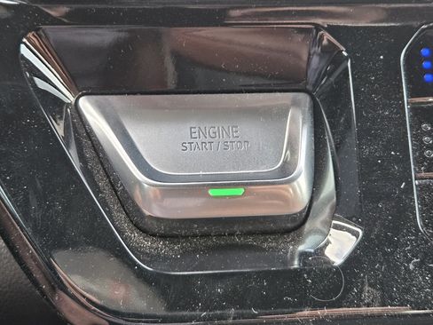 Used 2025 GMC Sierra 2500 Denali Ultimate w/ Max Trailering Package image 21