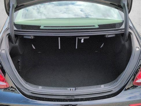 Used 2018 Mercedes-Benz E 300 4MATIC image 6