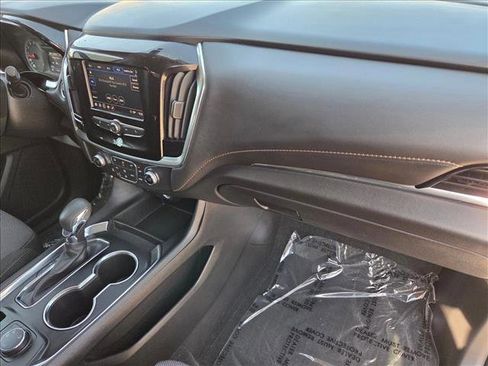 Used 2021 Chevrolet Traverse LS w/ LPO, Black Accent Package image 19