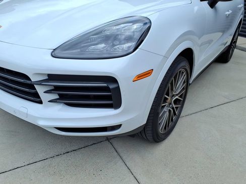 Used 2023 Porsche Cayenne S Platinum AWD/4WD image 11