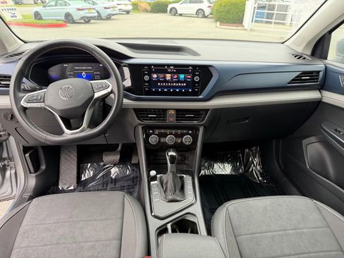 Used 2024 Volkswagen Taos SE FWD image 15