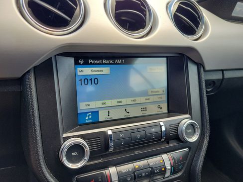 Used 2016 Ford Mustang Premium image 19