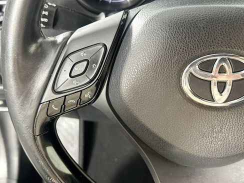 Used 2018 Toyota C-HR XLE FWD image 15
