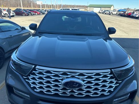 Used 2022 Ford Explorer Platinum w/ Equipment Group 601A image 6