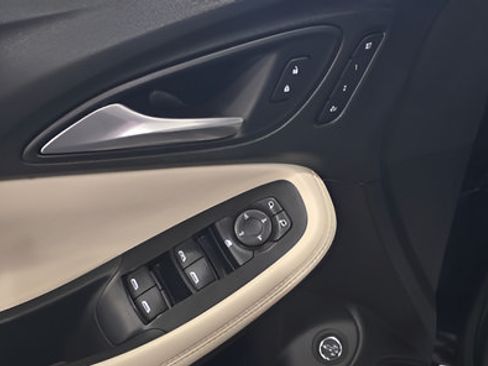 Used 2020 Buick Encore GX Essence w/ Experience Buick Package AWD/4WD image 12