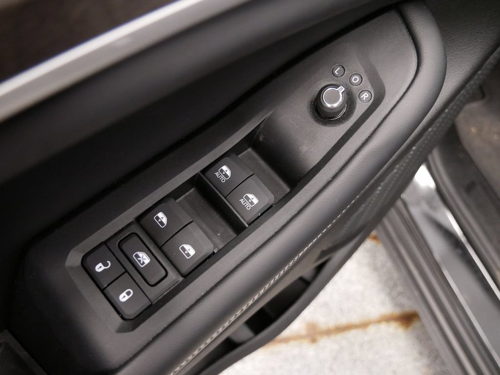 New 2026 Jeep Grand Cherokee Altitude AWD/4WD image 19