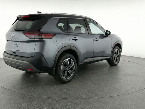 Used 2025 Nissan Rogue SV image 9