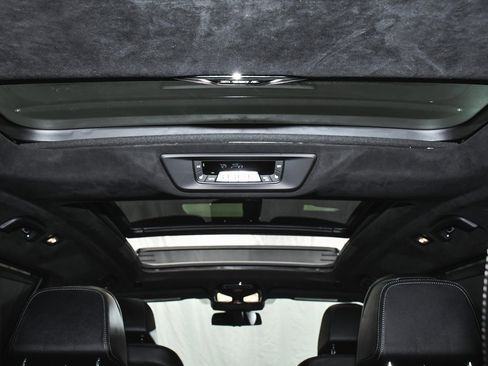 Used 2023 BMW X7 xDrive40i w/ Executive Package image 96