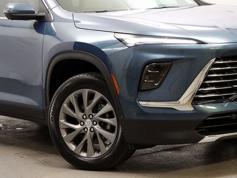 New 2026 Buick Enclave Preferred w/ Power Package image 3