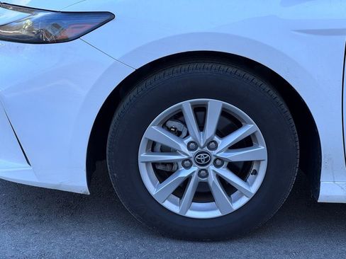 Used 2025 Toyota Camry LE w/ Convenience Package image 35