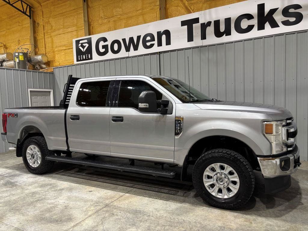 Used 2022 Ford F250 XLT w/ XLT Value Package AWD/4WD image 3