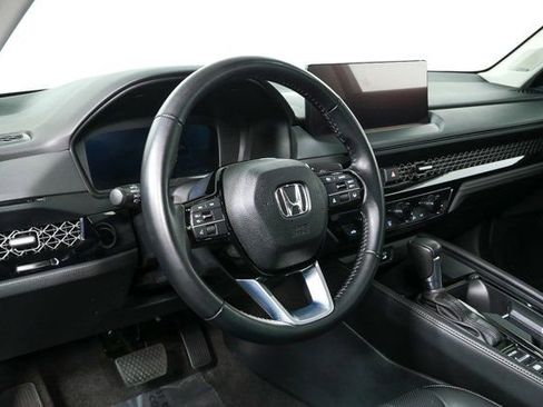 Used 2024 Honda Accord Touring image 4