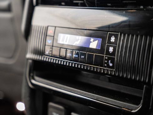 Used 2024 Jeep Wagoneer Series II AWD/4WD image 36