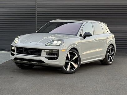 New 2025 Porsche Cayenne Turbo