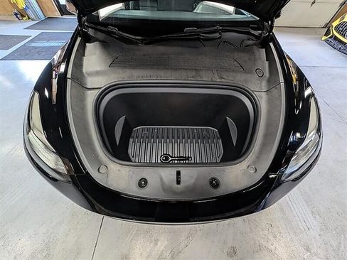 Used 2021 Tesla Model Y Long Range AWD/4WD image 17