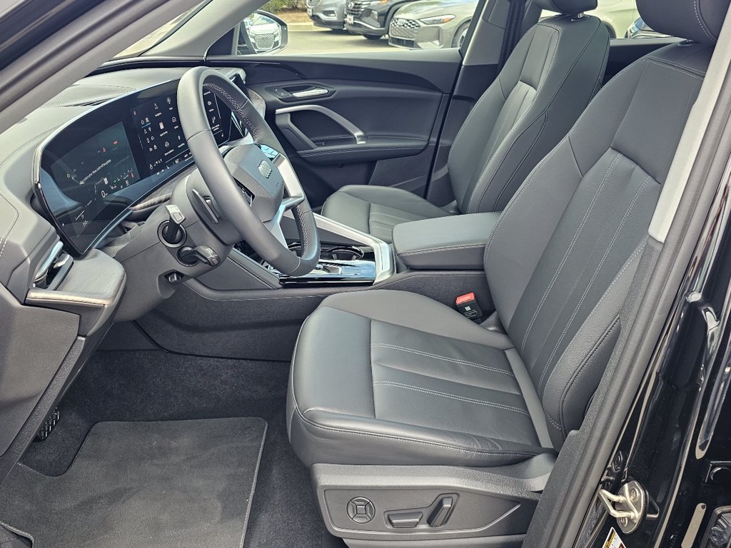 Used 2025 Audi Q5 Premium w/ Convenience Package AWD/4WD image 2