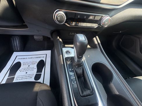 Used 2025 Nissan Altima 2.5 SV AWD/4WD image 19