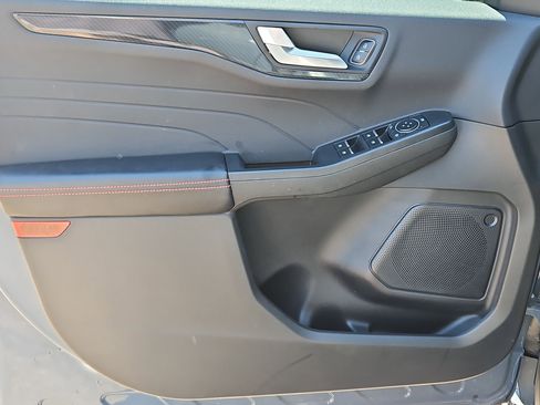 Used 2023 Ford Escape ST-Line w/ Tech Pack #1 FWD image 11