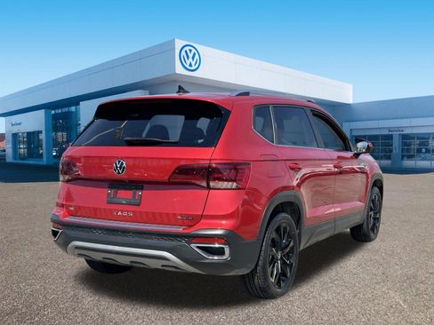 Used 2023 Volkswagen Taos SE w/ Panoramic Sunroof Package AWD/4WD image 7