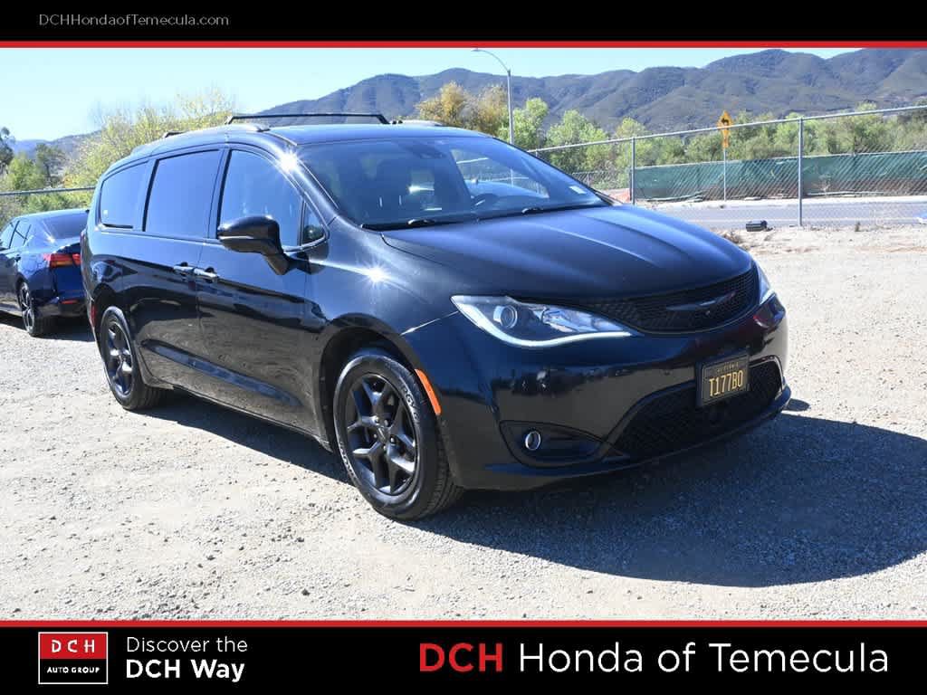 Used 2019 Chrysler Pacifica Limited w/ Advanced Safetytec Group FWD image 3