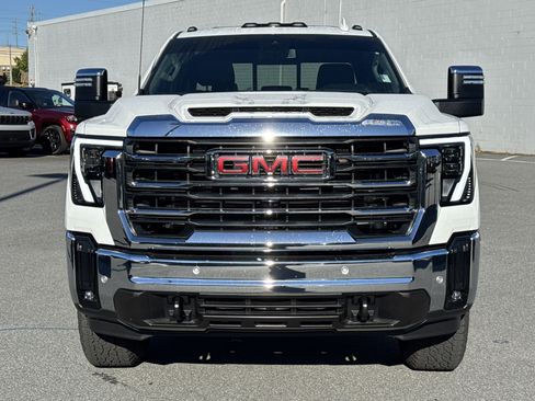 Used 2024 GMC Sierra 2500 SLT w/ SLT Convenience Package image 2