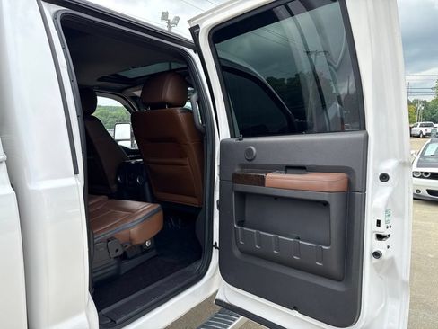 Used 2016 Ford F250 Platinum w/ FX4 Off-Road Package AWD/4WD image 47