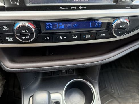 Used 2016 Toyota Highlander Limited w/ Driver Technology Package AWD/4WD image 26