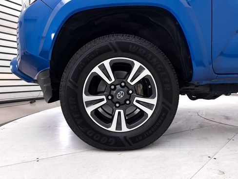 Used 2016 Toyota Tacoma TRD Sport AWD/4WD image 15
