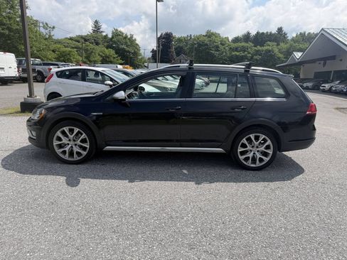 Used 2017 Volkswagen Golf Alltrack SEL AWD/4WD image 2