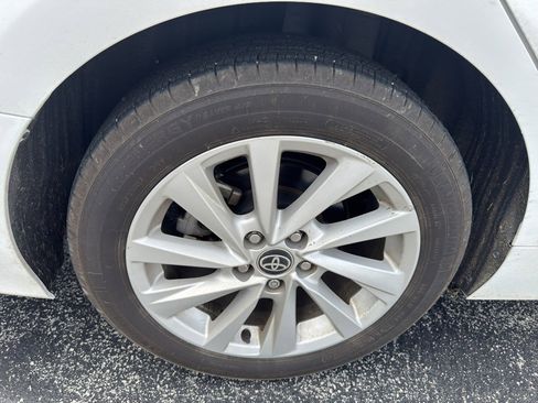 Used 2024 Toyota Camry LE w/ Convenience Package FWD image 12