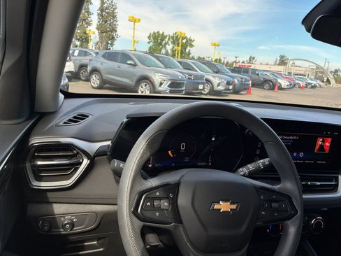 Used 2025 Chevrolet TrailBlazer LT image 33