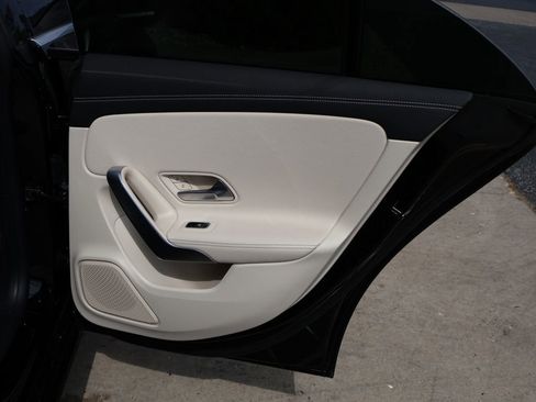 Used 2023 Mercedes-Benz CLA 250 image 33